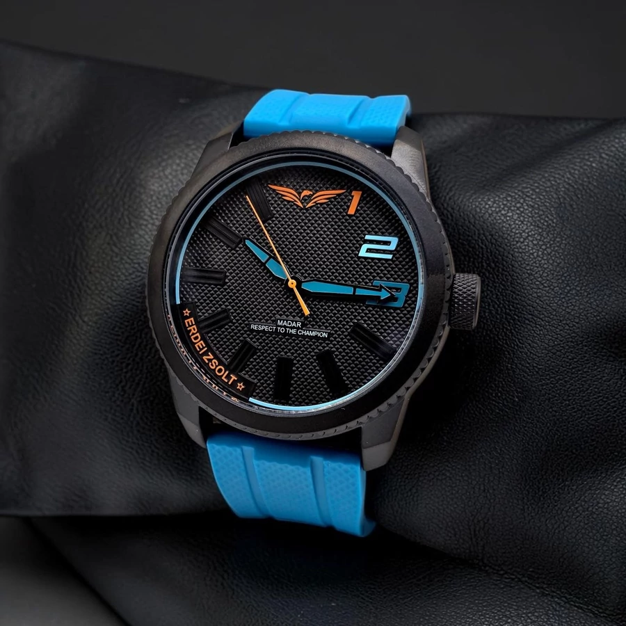 Naviforce x Erdei Zsolt számlap részlet