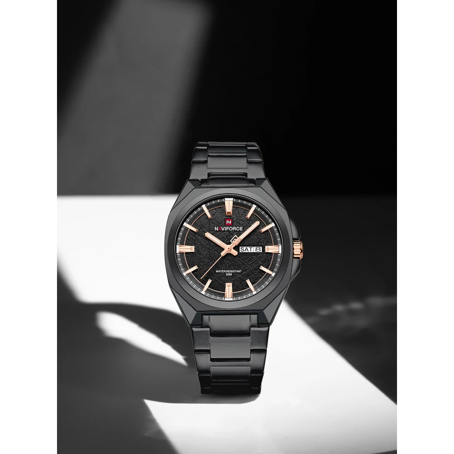 Naviforce Levi fekete rose gold férfi karóra hangulatfotó